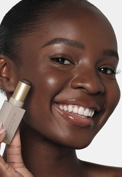 Before & After Using Smooth Blur Contour Stick in Cast Shadow