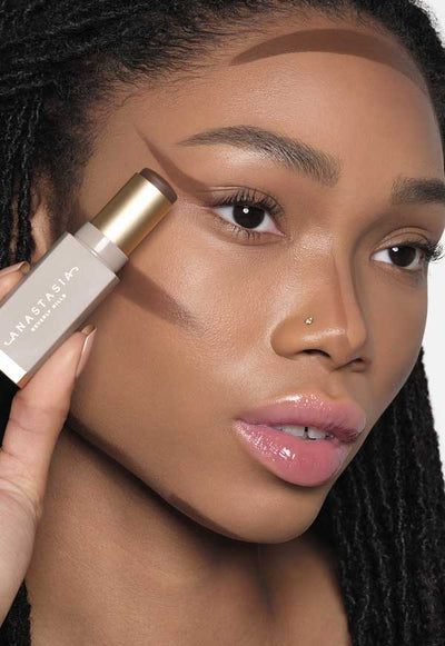 Before & After Using Smooth Blur Contour Stick in Core Shadow