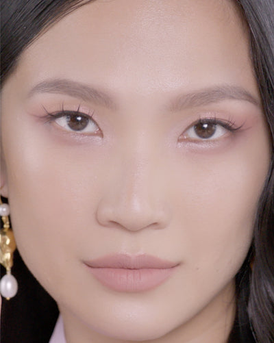 Get The Look: Using Glow Seeker Pearl Highlighter